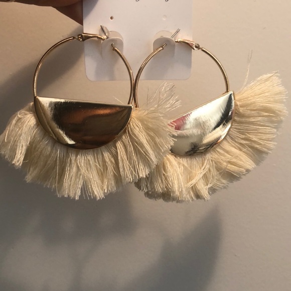 White tassel earrings - Picture 1 of 2